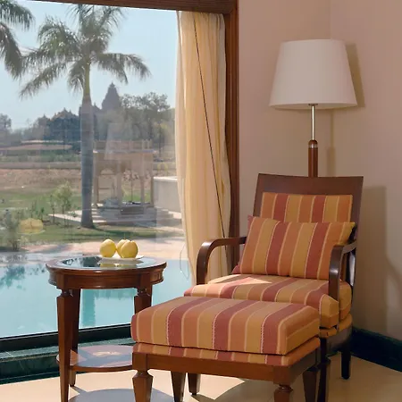 The Lalit Temple View Hotel Khajurāho Room photo