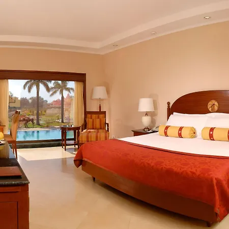 The Lalit Temple View Hotel Khajurāho Room photo