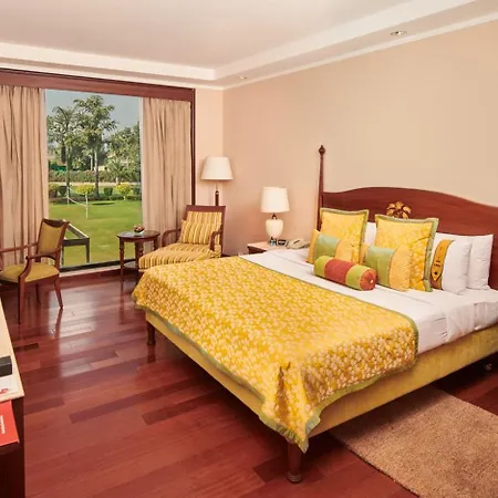 The Lalit Temple View Hotel Khajurāho Exterior photo