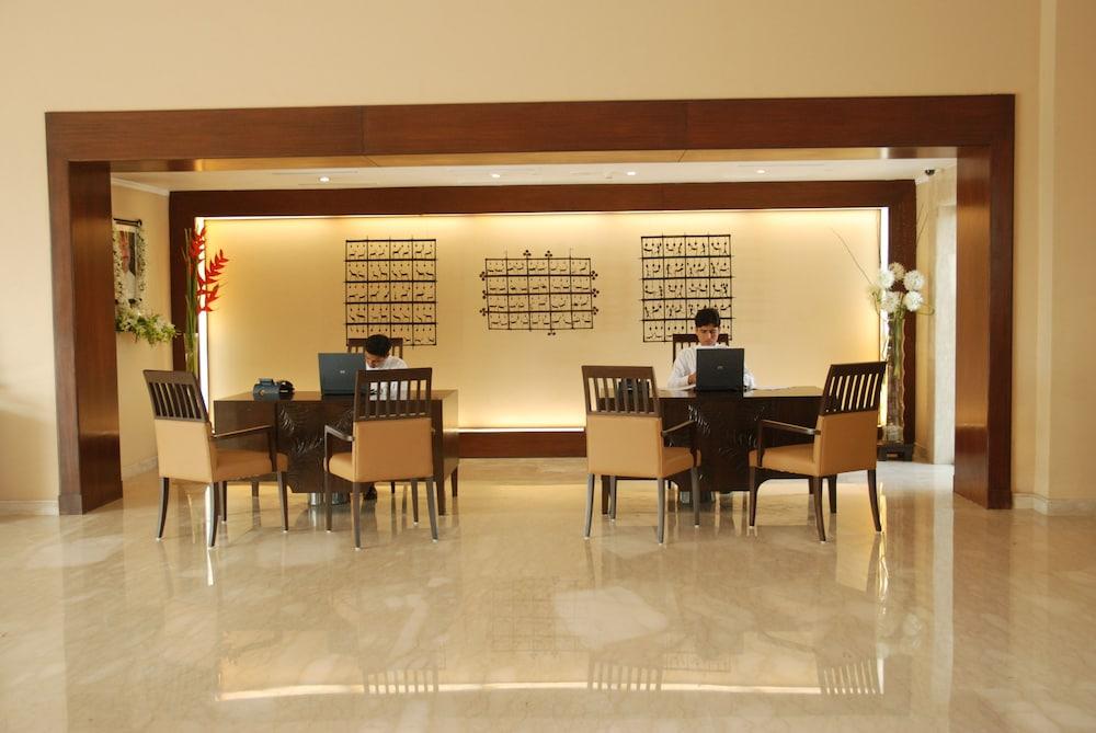The Lalit Temple View Hotel 5*